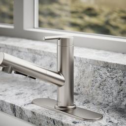 Crue Pull-out kitchen sink faucet with three-function sprayhead - image 6