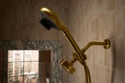 Silestone Quartz 31-in Backsplash - image 12