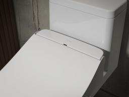 PureWash E880 Round-front bidet toilet seat with remote control - image 17