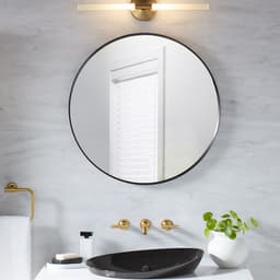 image focused on single product story